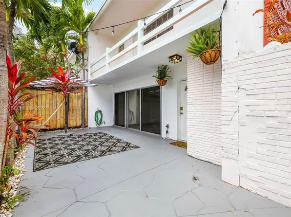 7270 Gary Ave, Miami Beach, FL 33141