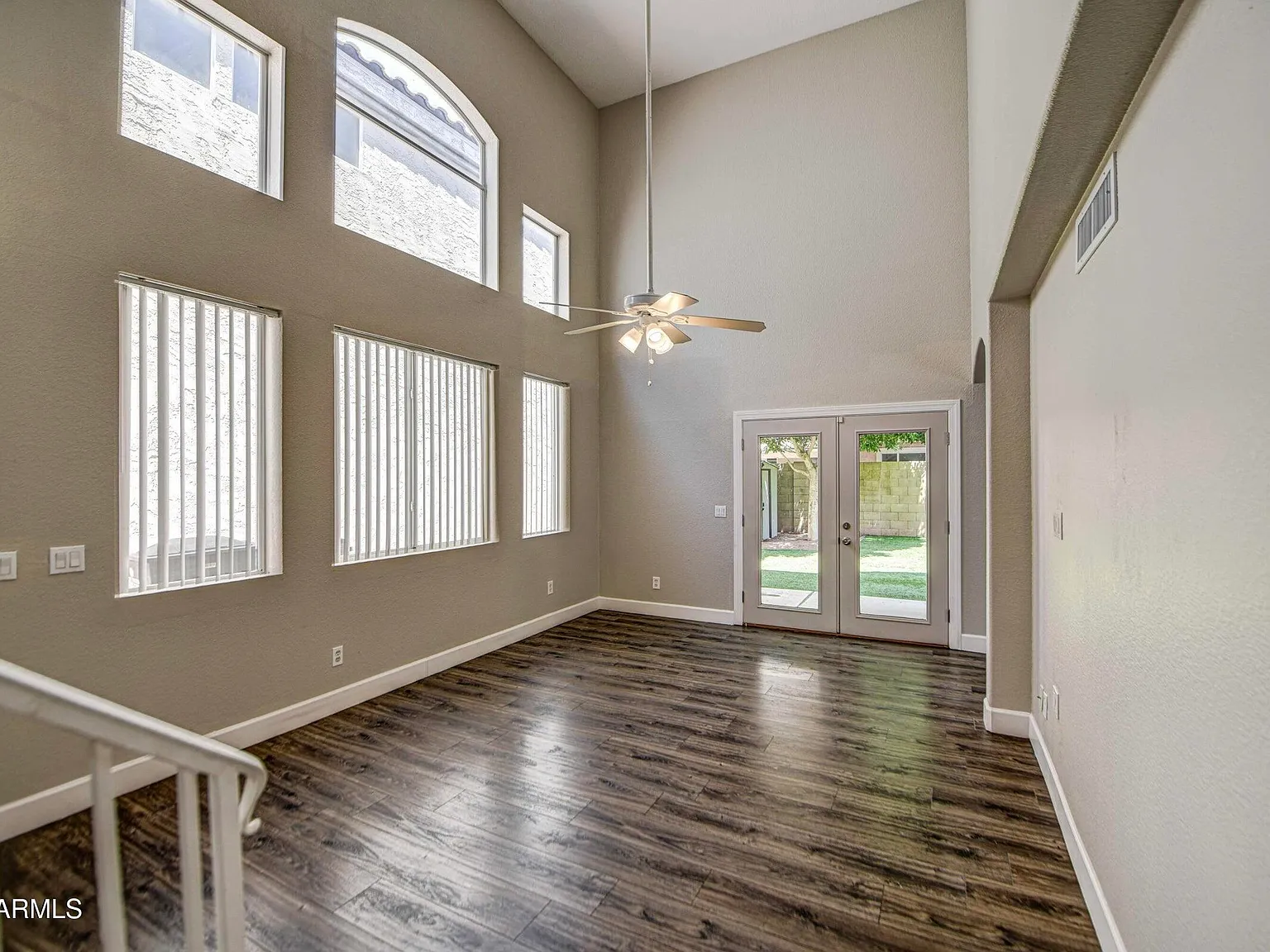 3 bed, 2.5 bath, 1425 sqft, $2,399 — Photo 3
