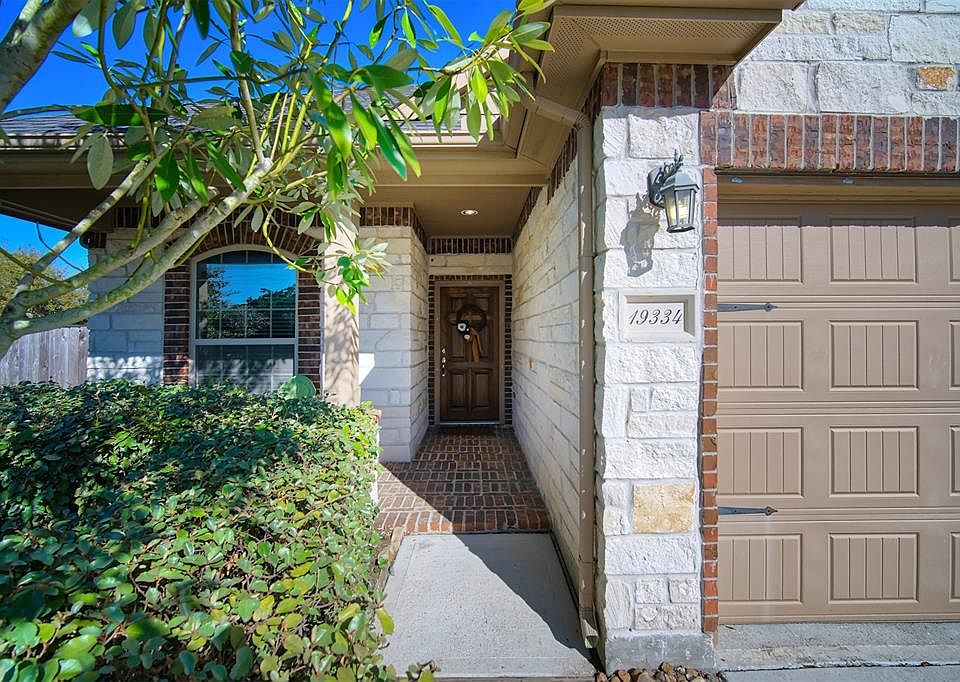 1st image of 19334 Boulder Bay Ln