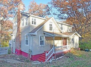 34 Mombert Dr, Ballwin, MO 63021