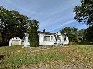 221 State Route 32 N, New Paltz, NY 12561