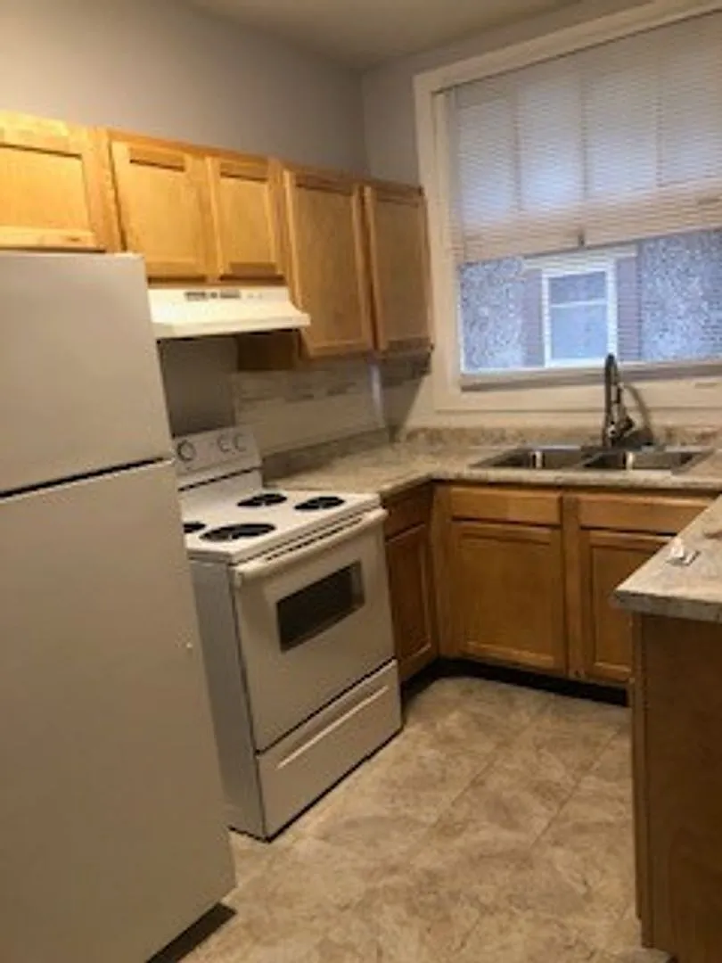 Three Bedroom Apartments Located Near 38th St and Meridian — Photo 1
