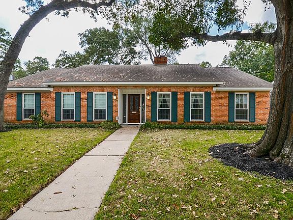 2nd image of 10227 Candlewood Dr