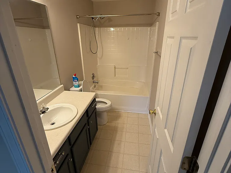 210 Lakebirch Dr — Photo 11