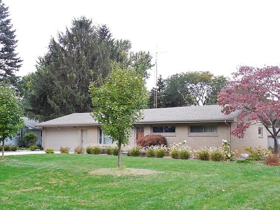 2nd image of 1405 Lupine Dr