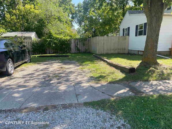 2097 E Scottwood Ave, Burton, MI 48529