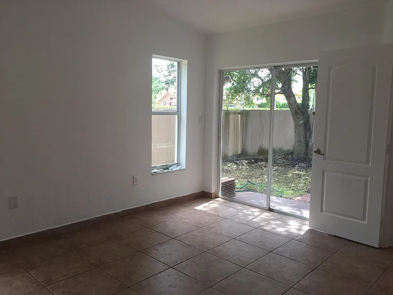 9101 SW 167th Ct — Photo 8