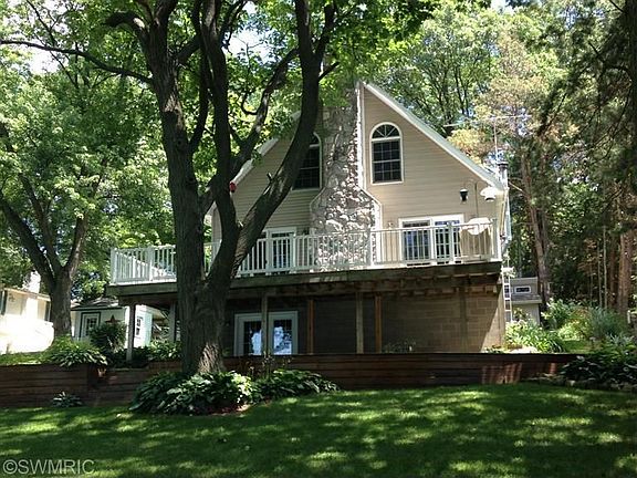 3rd image of 8790 Stephens Dr