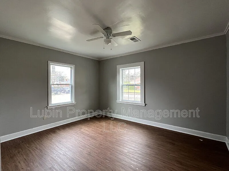 3 bed, 2.0 bath, 1300 sqft, $1,000 — Photo 3