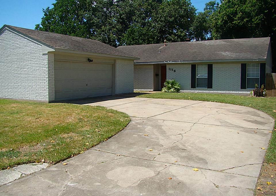 1st image of 1116 Helen Dr