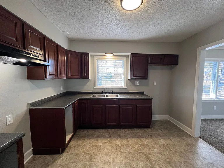 1473 Paullus Ave — Photo 5