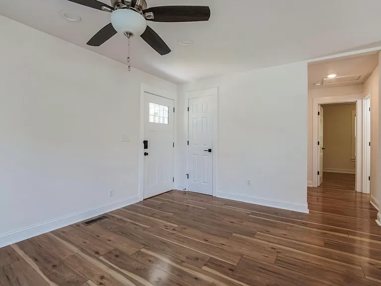 435 Lansing St — Photo 5