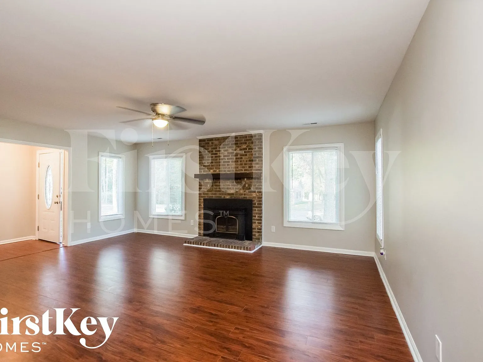 3 bed, 2.0 bath, 1432 sqft, $1,795 — Photo 2