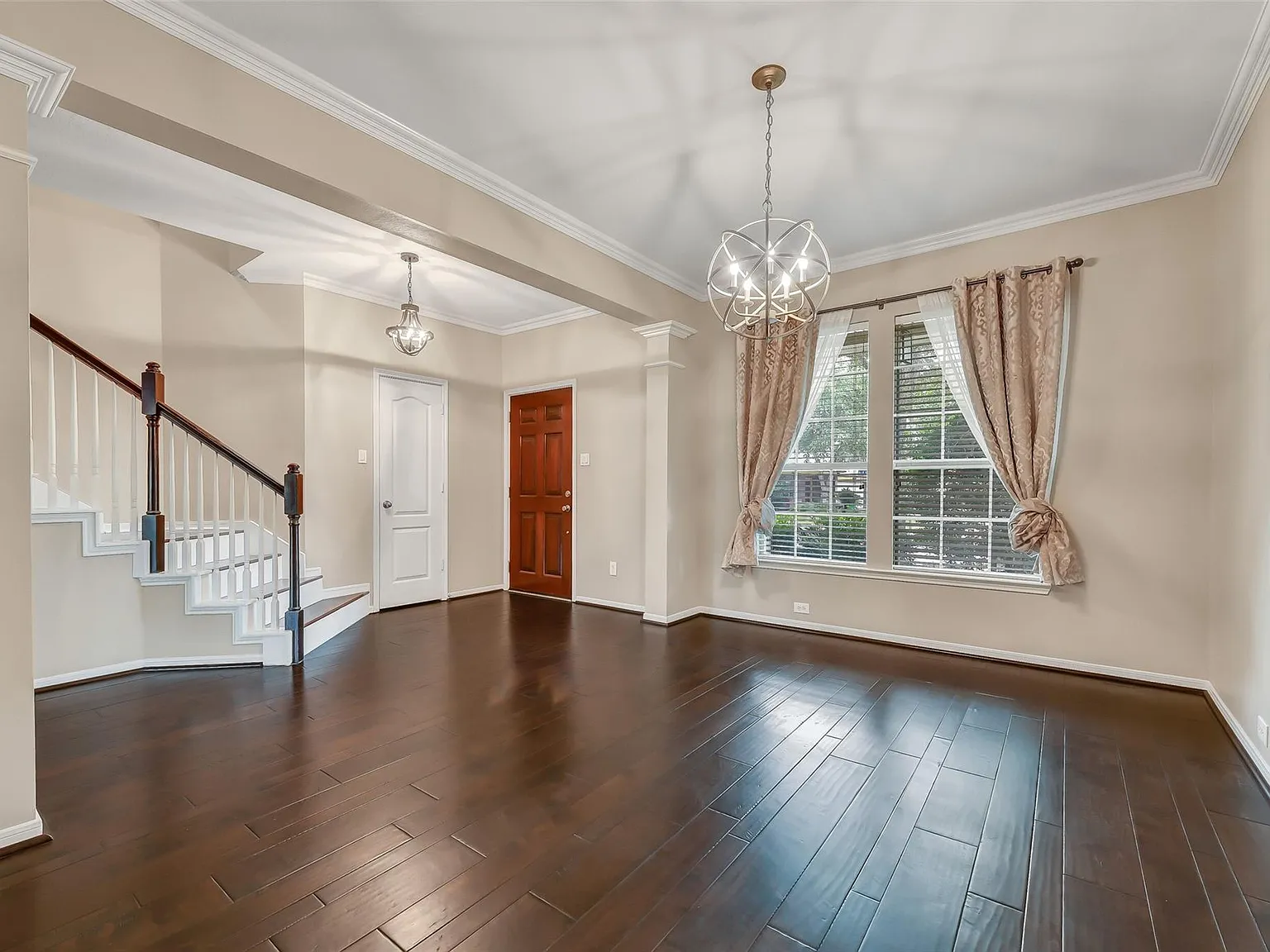 4 bed, 2.5 bath, 2838 sqft, $3,250 — Photo 4