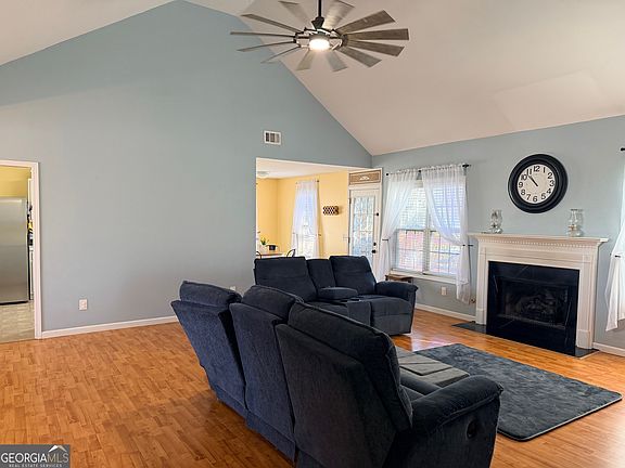 5th image of 59 Indian Hills Dr