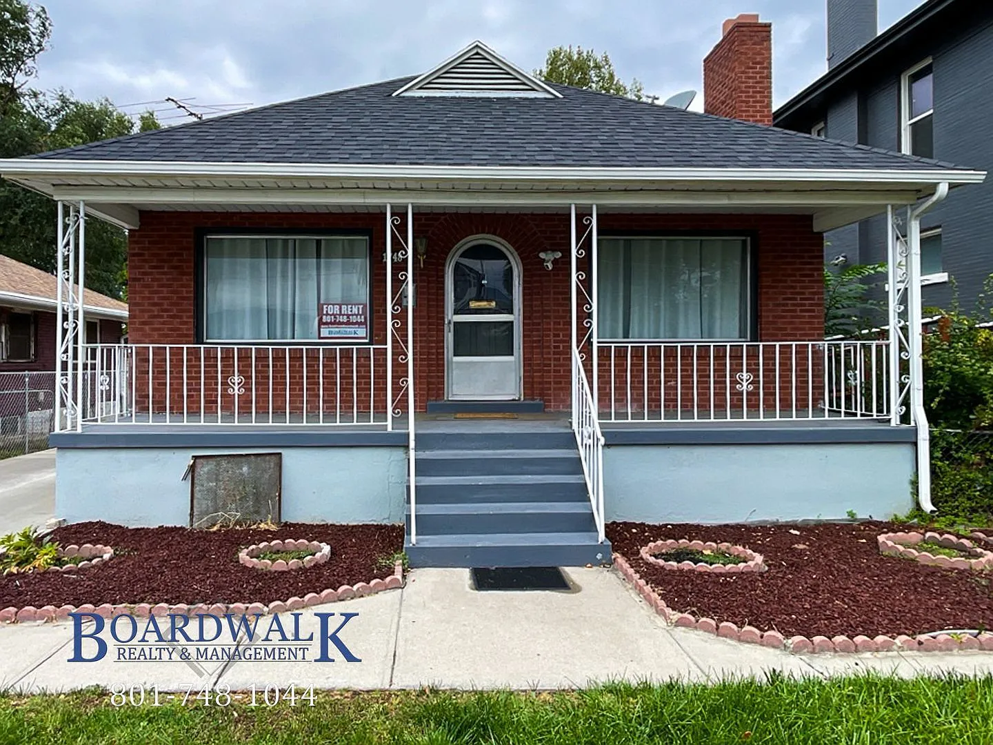 3 bed, 1.0 bath, 1400 sqft, $1,725 — Photo 2