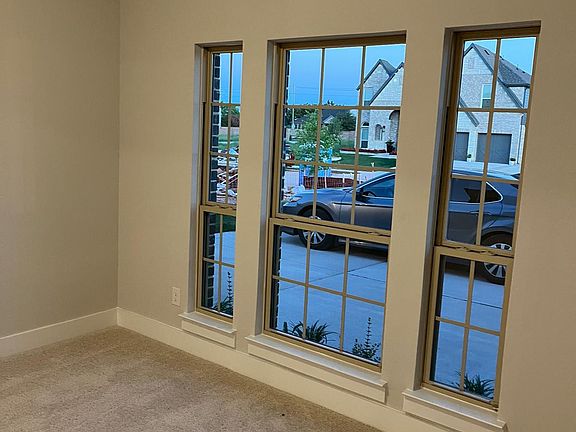 5th image of 2409 Park Oaks Dr