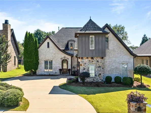 755 Oakdale Dr, Auburn, AL 36830