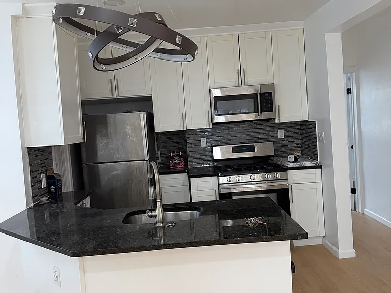 197 S 11th St #3 — Photo 7