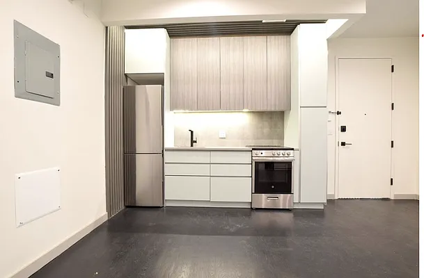 Rented by WaterStone Group, LLC | media 9