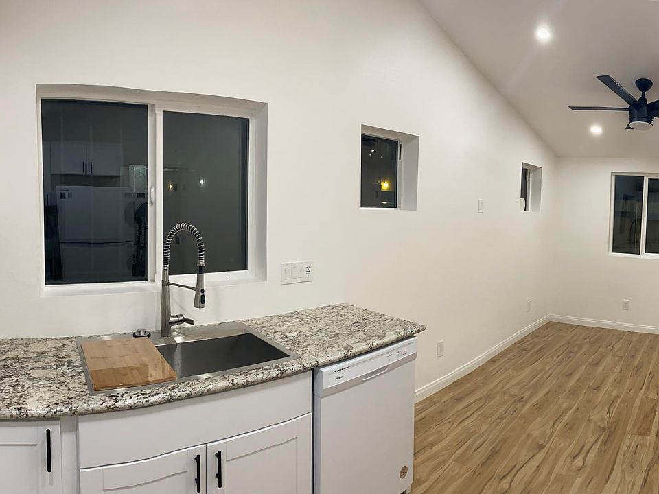 1st image of 4261 Menlo Ave
