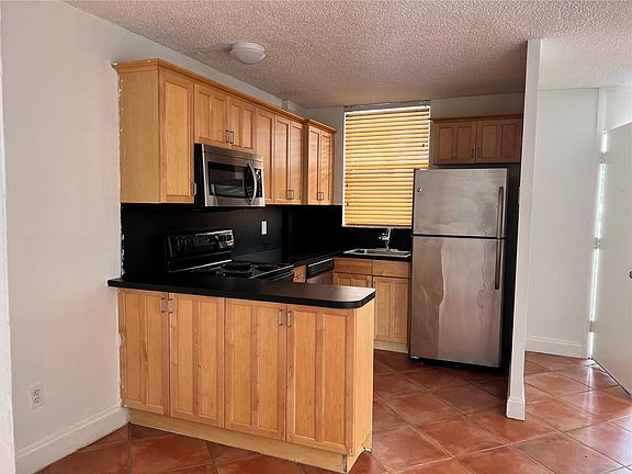 4th image of 1803 S Treasure Dr #300