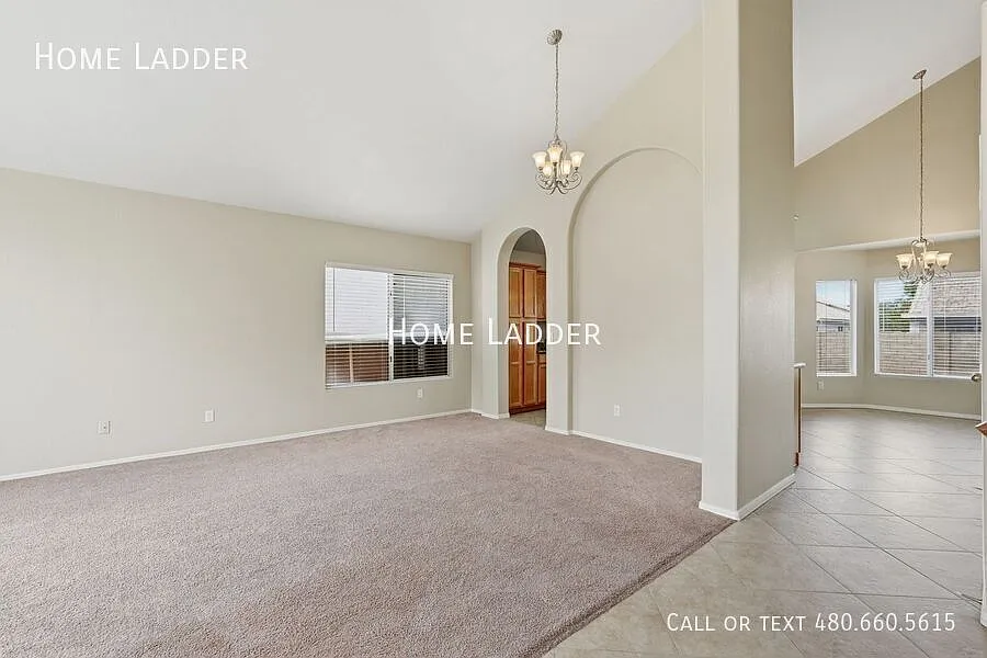 Beautiful 4 Bed / 3 Bath Gilbert Home with Soaring Ceilings & Natural Light! — Photo 2