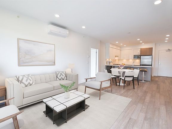 2nd image of 3971 Hastings St #402