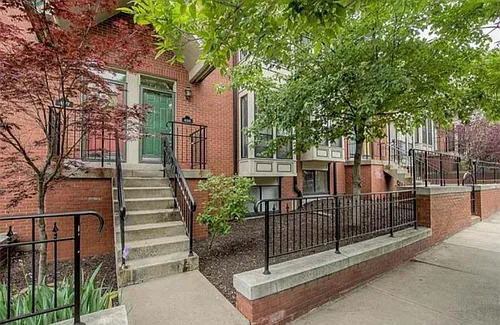 439 W 10th St Photo 1