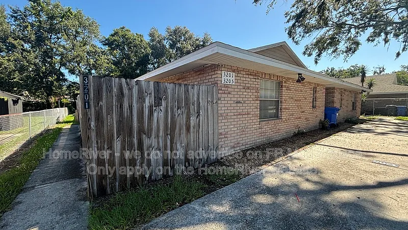 2 bed, 2.0 bath, $1,350 — Photo 2