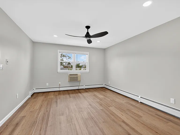 52 Naples Ave #5LL — Photo 8