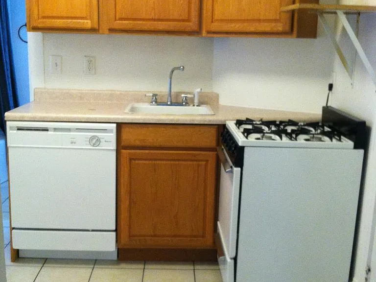 803 W 20th St #4 — Photo 2