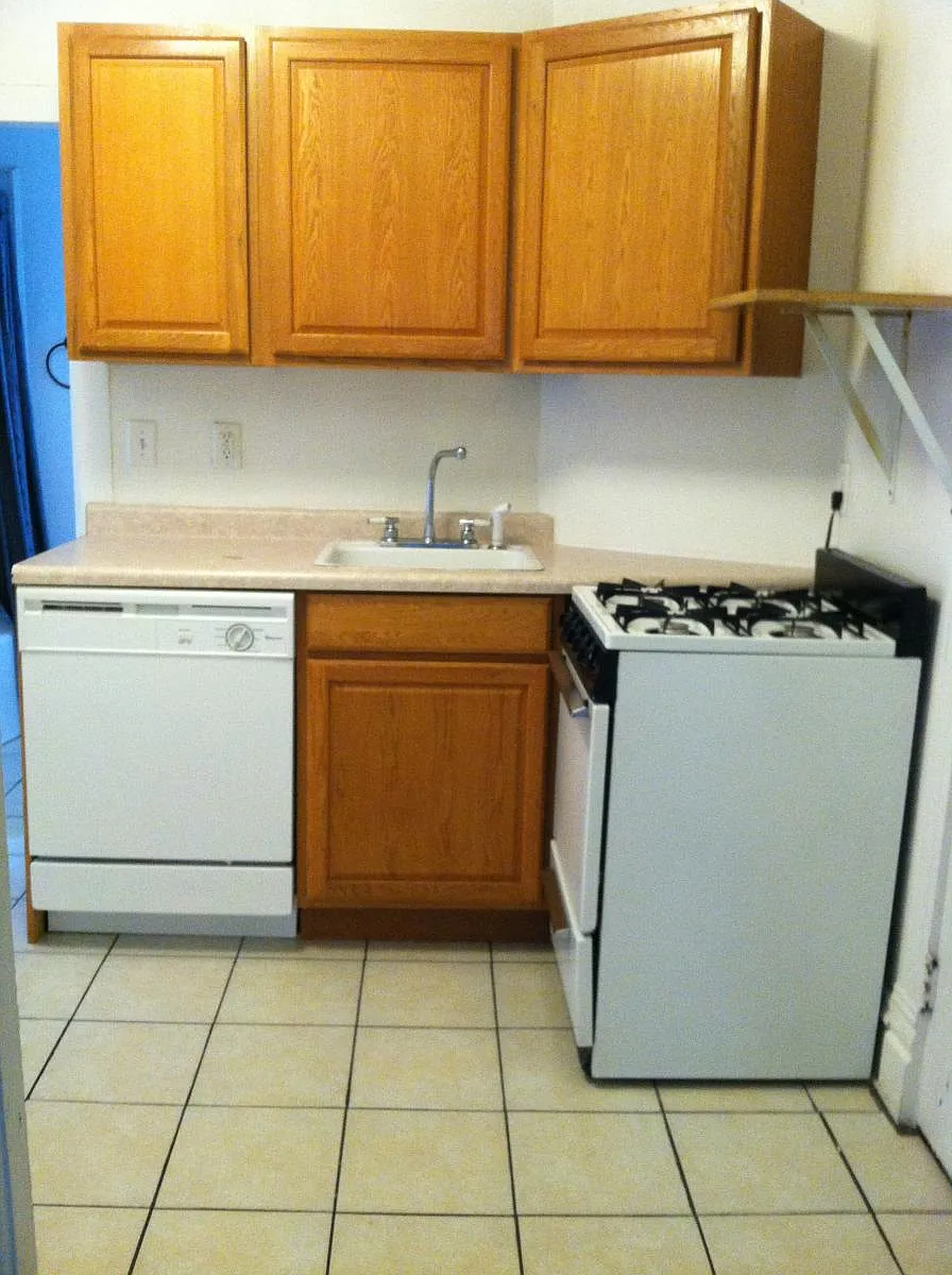 Building Photo - 803 W 20th St #4