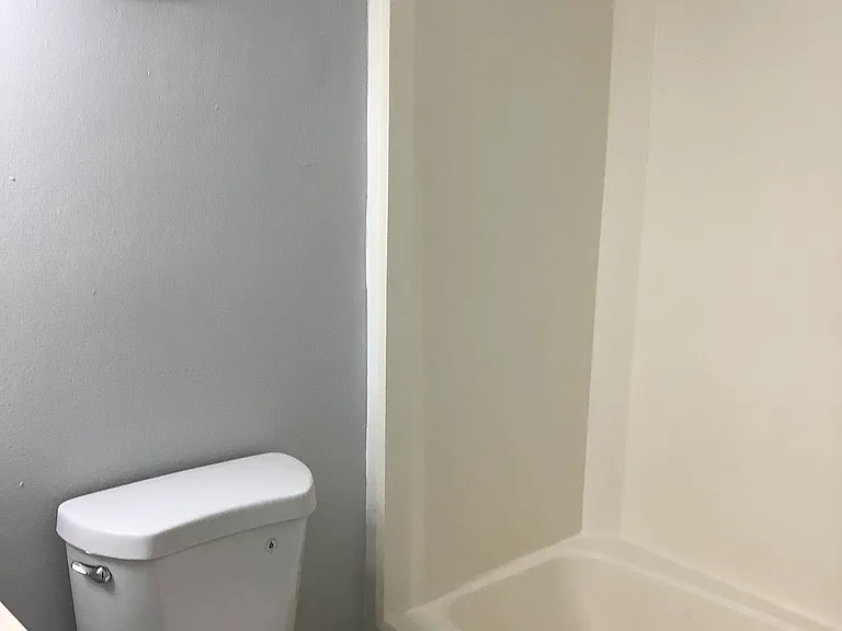 Campus Walk Apartments — Photo 17
