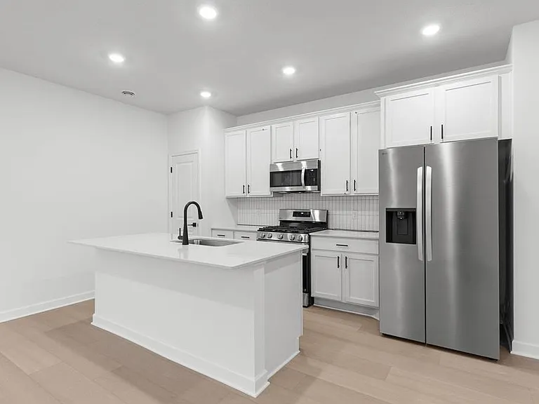 22398 Isla Way — Photo 2