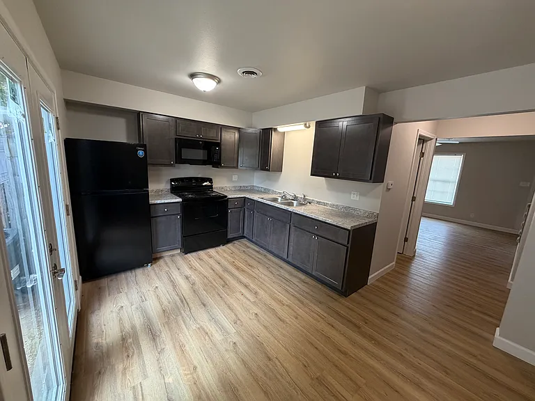 719 Benham St #719 — Photo 2