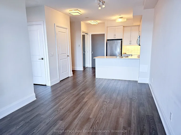 1 Old Mill Dr #807 — Photo 1