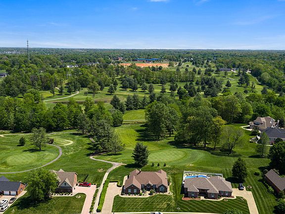3rd image of 557 Saint Andrews Dr