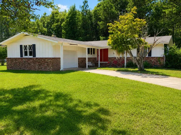 146 Venning St, Saint Stephen, SC 29479