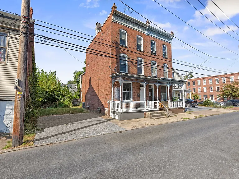 1330 Susquehanna St — Photo 2