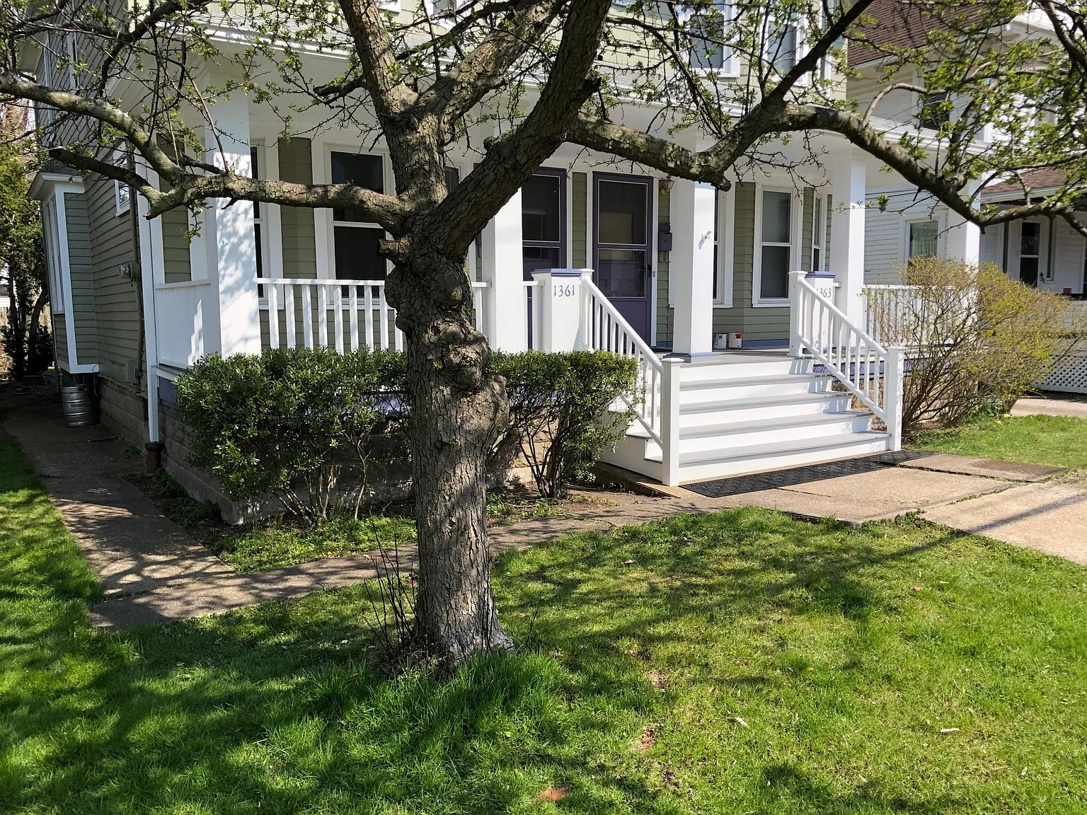 1361 Park Row — Photo 2