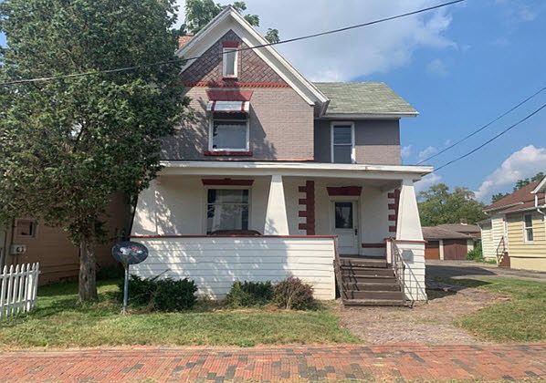 1st image of 514 W Saint Joseph St