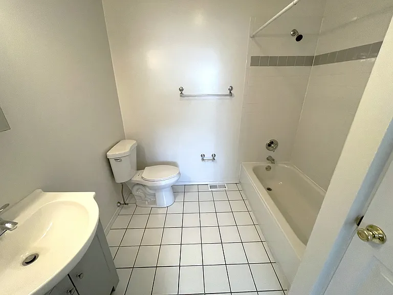 770 S 2nd St #2B — Photo 16