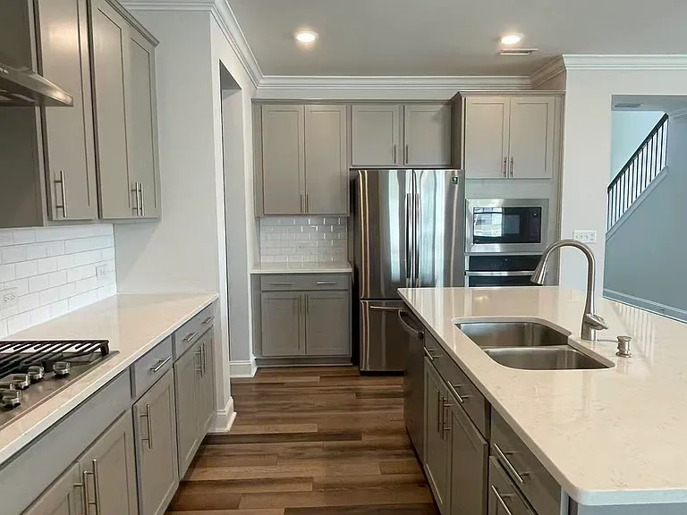 813 Matterhorn Dr — Photo 6