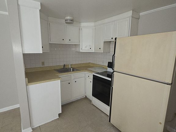 5th image of 9611 17th Bay St #6