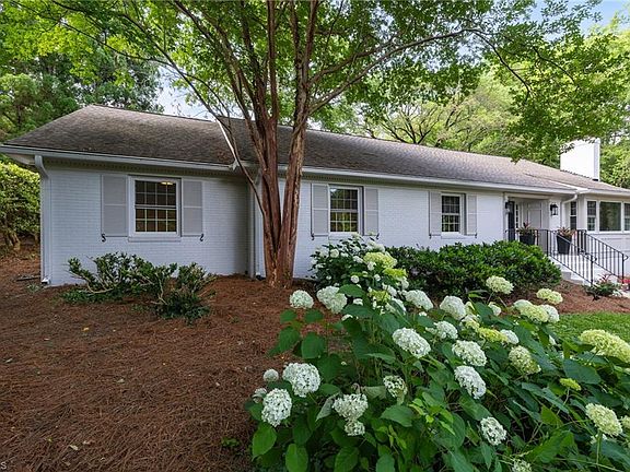 5th image of 3600 Starmount Dr
