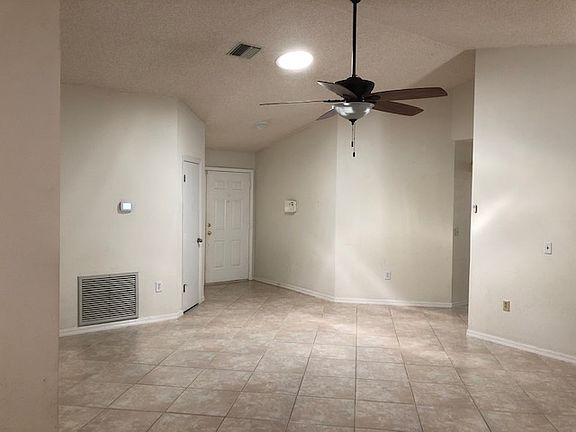 4th image of 35208 Silver Oak Dr