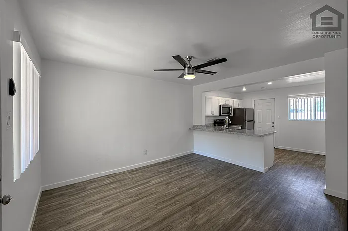 1336 E Willetta St #11 — Photo 9