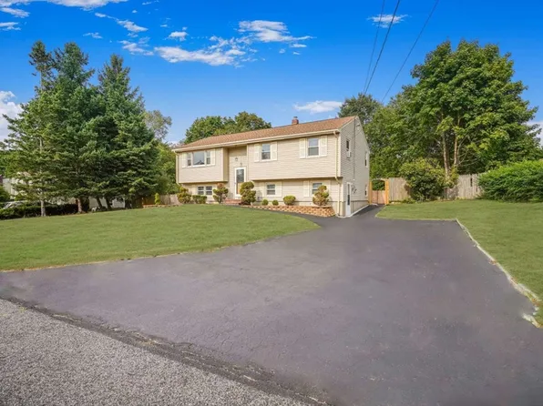 98 Ruth Ellen Rd, Raynham, MA 02767