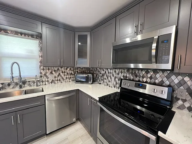 7542 Courtyard Run E — Photo 4